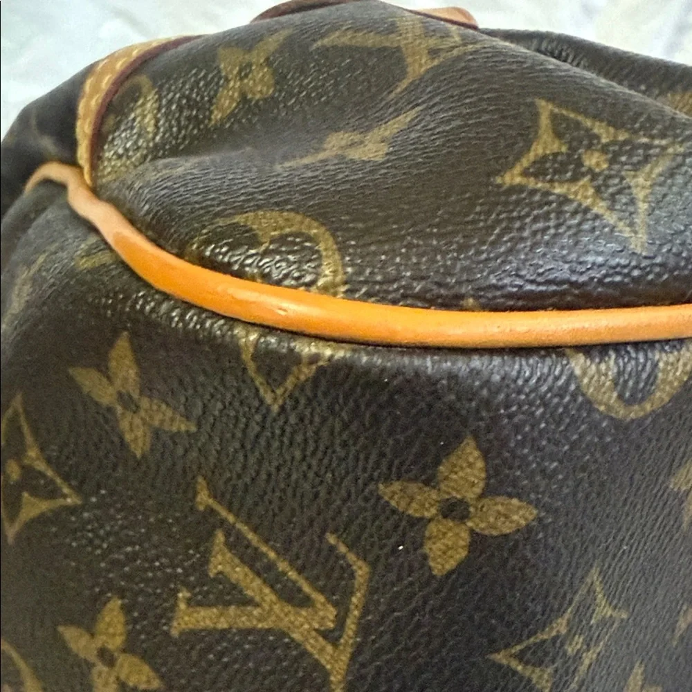 Louis Vuitton Montorgueil PM Monogram Shoulder Bag - Picture 8 of 13